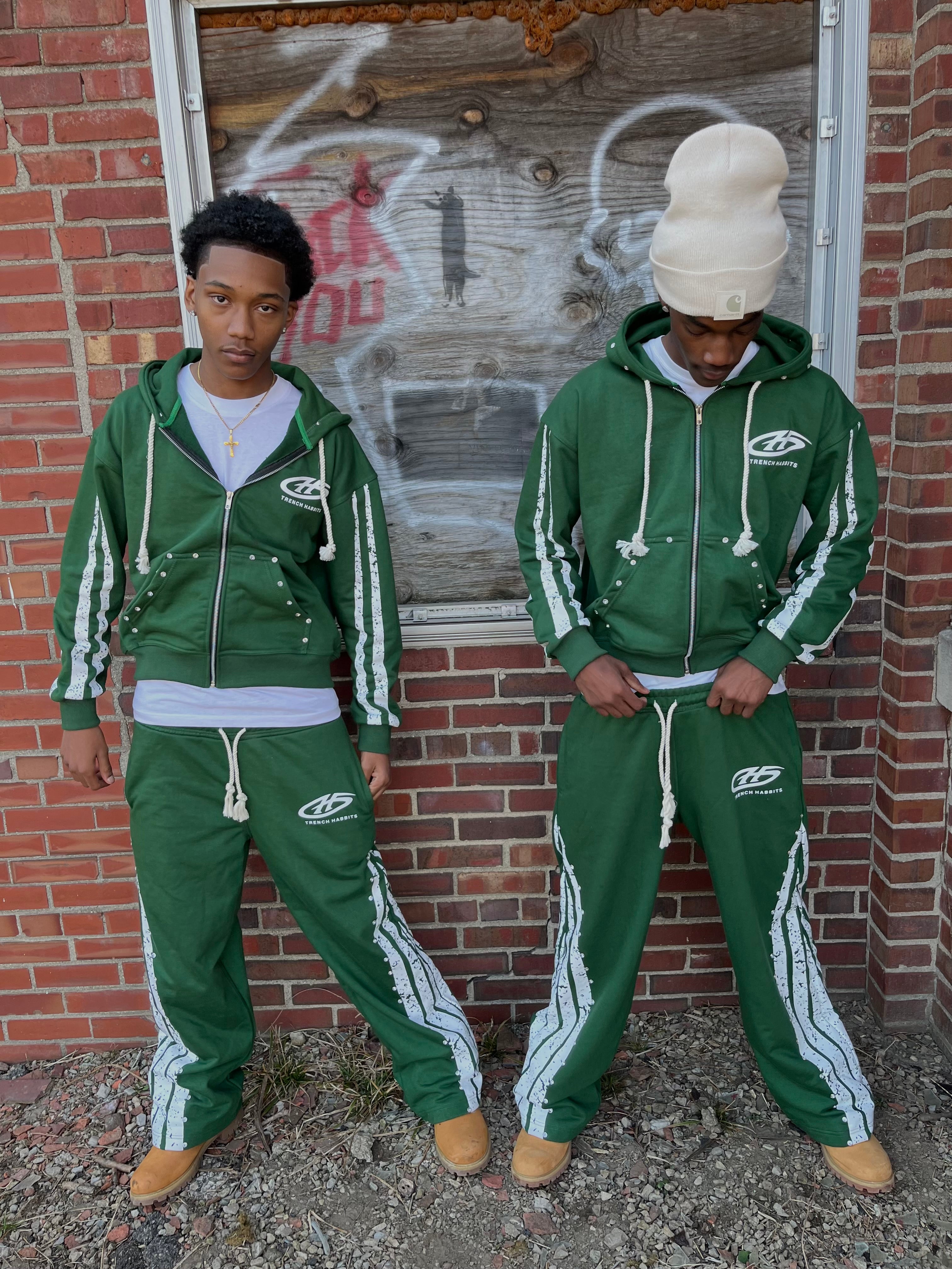 GREEN TH SWEATSUIT